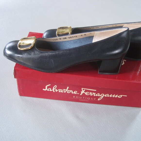 New in Box Salvatore FERRAGAMO "Gift" Navy with gold colored buckle 2”; 9B - Picture 2 of 3